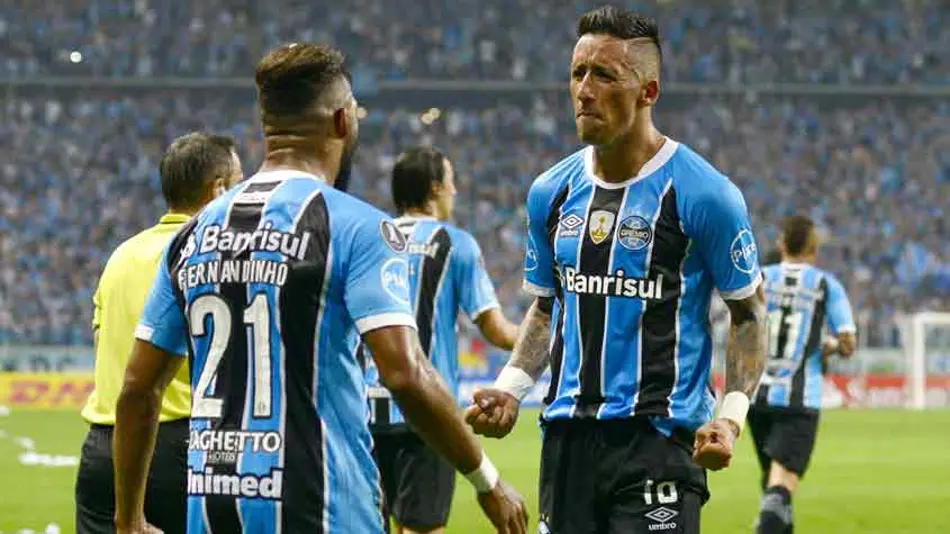 Relembre a emocionante classificação do Grêmio às semifinais da Libertadores de 2017 após vencer o Botafogo por 1 a 0 na Arena com gol de Lucas Barrios.