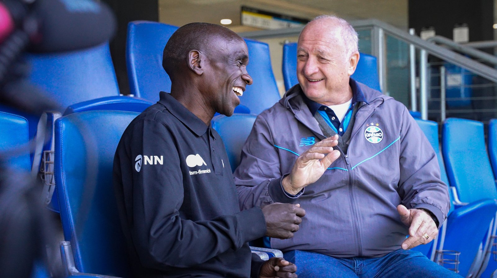 O maior maratonista da história Eliud Kipchoge visita a Arena e declara amor ao Grêmio 1 Eliud Kipchoge