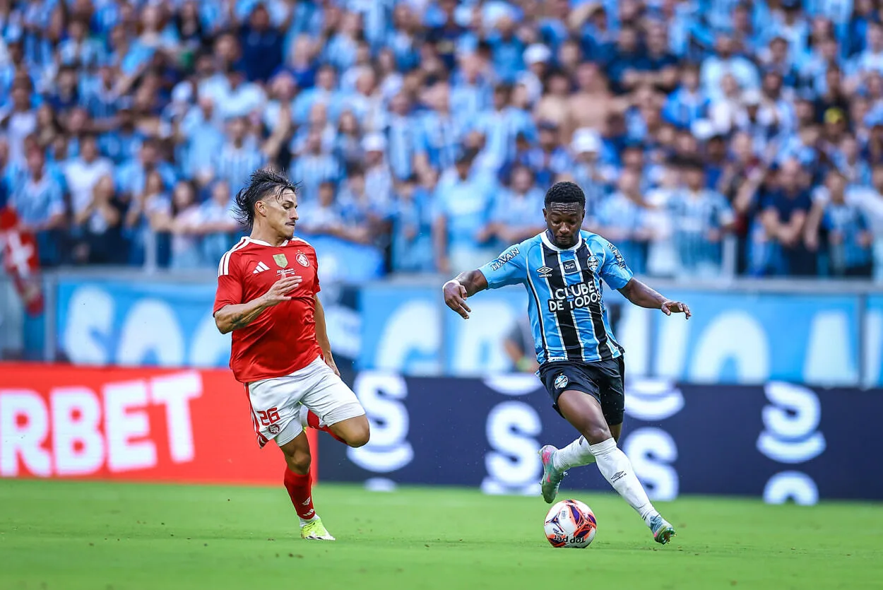 Amuzu reencontra o Inter com histórico de gols antes do Gre-Nal 453 1 Amuzu no Gre-nal