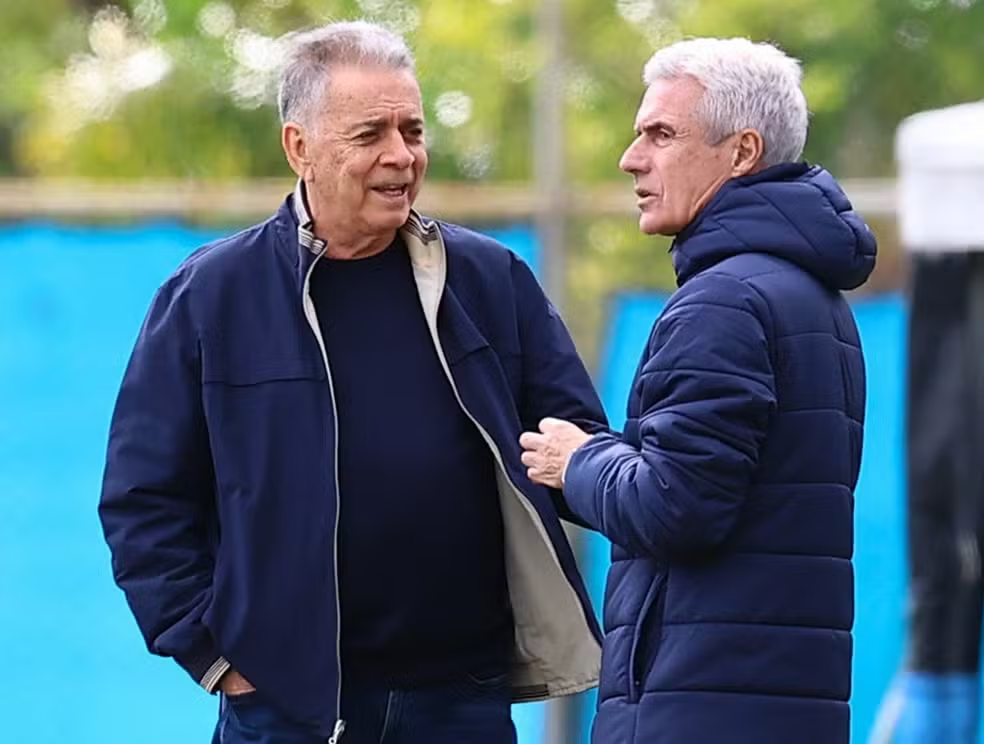 Luís Castro enfrenta semana decisiva no Grêmio