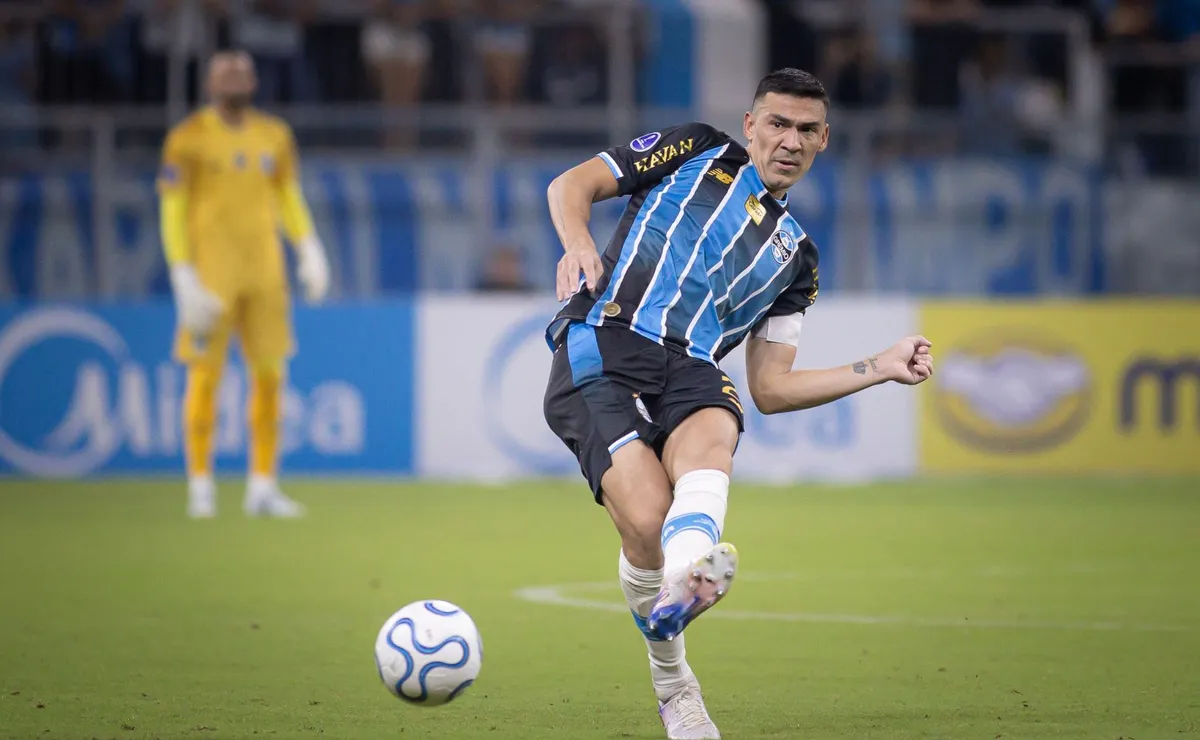 Fica no Tricolor? Empresário revela posição do Grêmio após investida do Libertad por Balbuena 1 gremiocopero.com