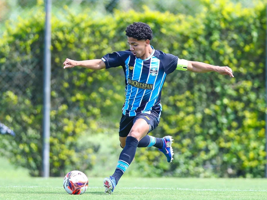 Renato decide devolver quatro jovens do Grêmio ao sub-20 mas mantém João Borne, Zorté e Pedro Gabriel