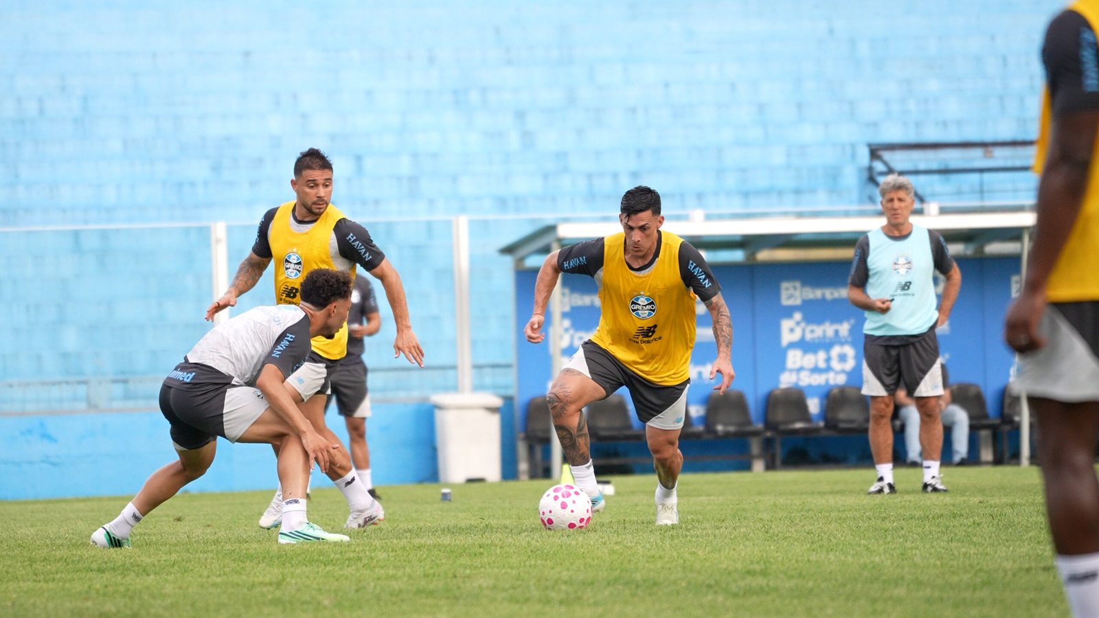 Renato encontra solução no Grêmio para problema que dura toda a temporada 1 gremiocopero.com