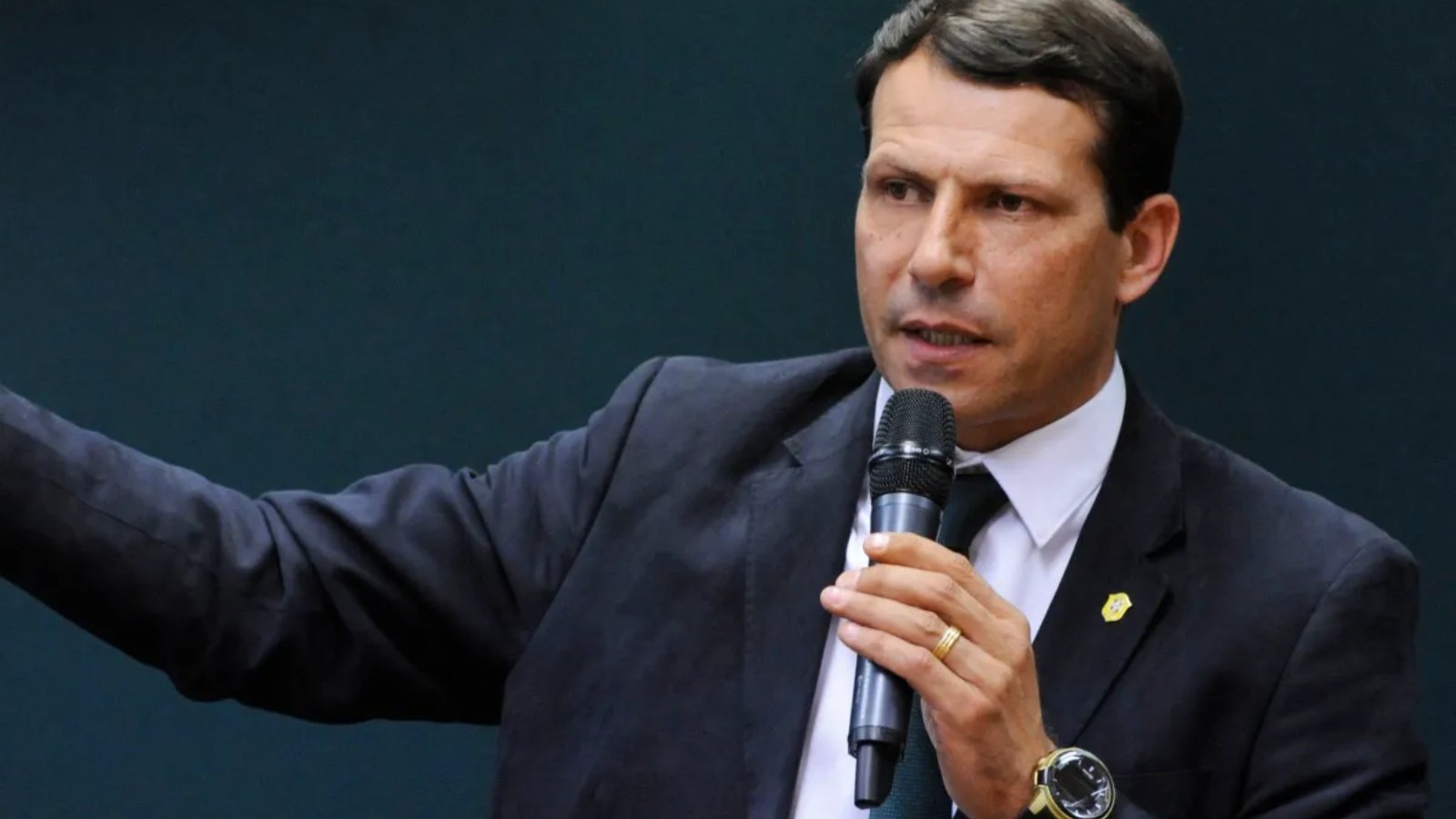 Gaciba dispara contra a CBF após polêmica de arbitragem no Gre-Nal 1 gremiocopero.com